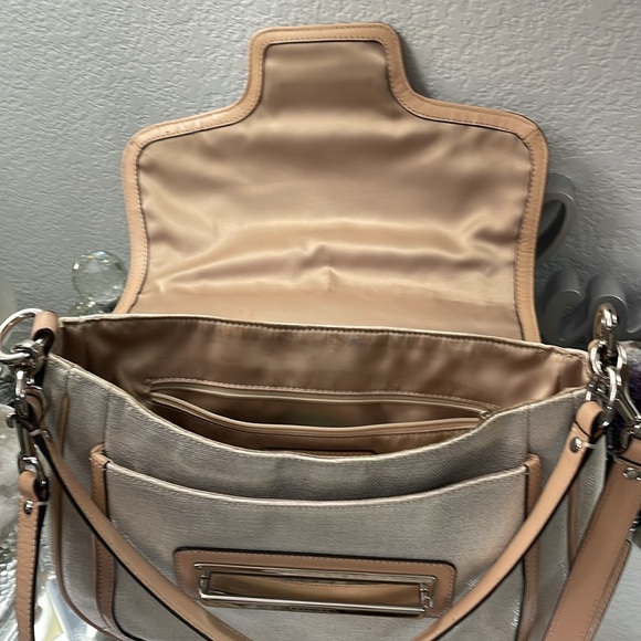 EUC AUTH COACH TAYLOR FOIL BEIGE CREAM FLAP SHOULDER BAG CROSSBODY HANDBAG - Picture 7 of 13